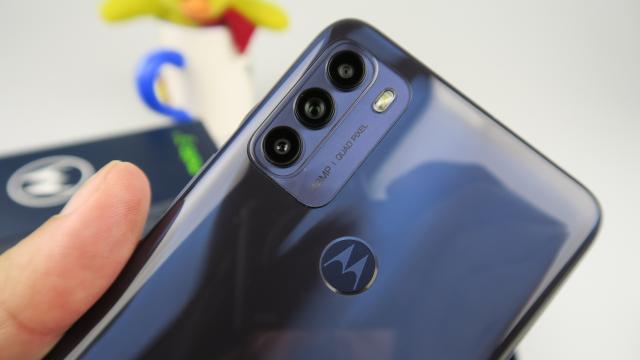 <b>Motorola Moto G51 5G va sosi cu o cameră triplă de 50 MP în noiembrie; Ce mai ştim despre el?</b>Săptămâna trecută am avut parte de două scăpări ale telefonului Motorola Moto G51 5G, care a apărut întâi în GeekBench şi apoi la autoritatea de certificare americană FCC. Nu era singur pe atunci, apărând şi câteva detalii 