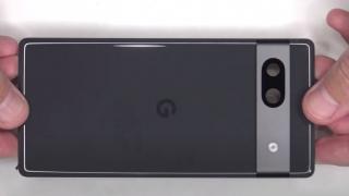 Google Pixel 7a primeşte o disecţie video; Ce are la interior? (Video)