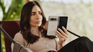 Google Pixel Fold este aici: primul telefon pliabil Google are ADN Samsung