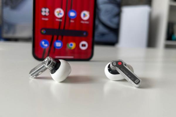 Nothing Ear (2) - Galerie foto