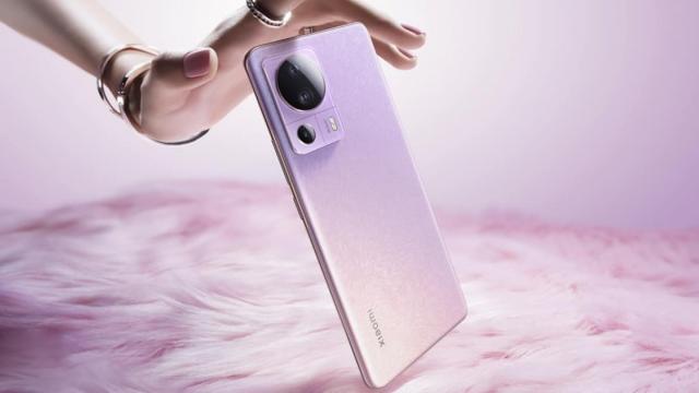 <b>Xiaomi CIVI 3 ar putea debuta la sfârșitul acestei luni; Ce ne rezervă selfie-phone-ul cu design elegant?</b>Se pare că Xiaomi urmează să anunțe un nou smartphone din gama CIVI în China. Ar fi vorba despre modelul CIVI 3 (deși sunt șanse să fie anunțat drept CIVI 2S). În trecut au mai existat leak-uri cu privire la acest smartphone, însă acum publicația