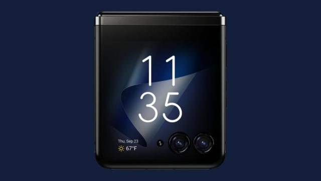 <b>Pliabilul cu clapetă Motorola RAZR+ 2023 (RAZR 40 Ultra) apare în GeekBench, cu procesor Snapdragon 8+ Gen 1</b>Curând Motorola va lansa un nou telefon pliabil cu clapetă. E vorba despre modelul RAZR+ 2023, cel care și-a făcut apariția în imagini promoționale detaliate în urmă cu ceva timp. Ei bine, azi bifează o apariție în aplicația benchmark GeekBench