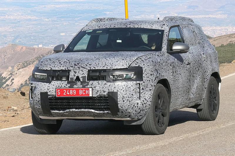 Dacia Duster 2024 - Leak foto: 2024 Dacia Duster spyshots.jpg