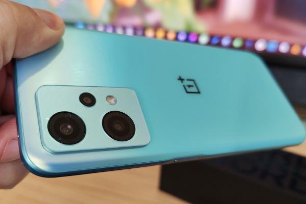 OnePlus Nord CE 2 Lite 5G Unboxing: tonalitate duală, un telefon pentru mase care vor şi gaming