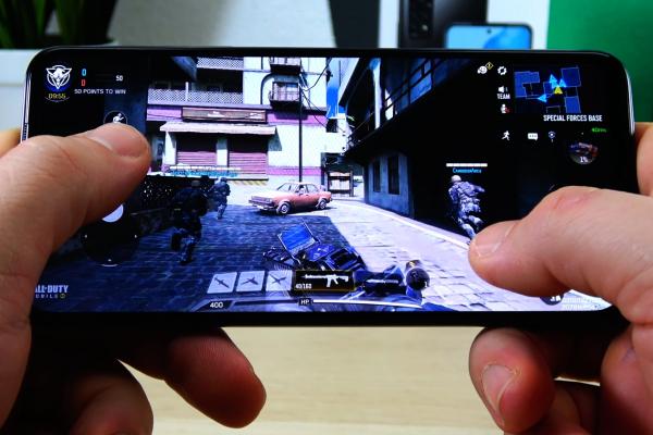 Redmi Note 11: Benchmark-uri fără recorduri, dar telefonul se descurcă la gaming, nu se încinge