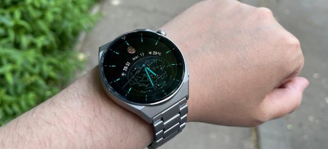 Prezentare HUAWEI Watch GT 3 Pro: Un smartwatch deosebit din titan, safir și ceramică, rezistent la scufundări și la apa sărată
