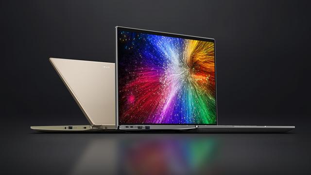 <b>Acer anunță laptopul Acer Swift 3 OLED, cu CPU Intel Core H Gen 12; Sosesc și noi modele din seria Spin cu Windows 11 preinstalat</b>Evenimentul #NextAtAcer 2022 organizat în cursul zilei de ieri ne-a adus multe dispozitive din gama Vero. Totuși, Acer a lansat și laptopul Acer Swift 3 OLED, dar și două noi modele din seria Spin. După cum îi spune și numele, noul Swift vine cu display