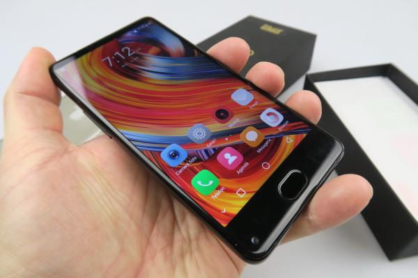 iHunt Hero: Baterie de 3.000 mAh care e mai bună de jocuri, decât de video