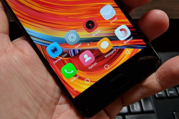 iHunt Hero: OS, UI, aplicaţii - interfaţă jucăușă, Android Nougat fără bloatware