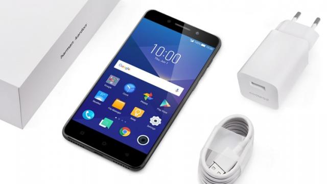 <b>Smartphone cu 6 GB RAM și procesor Snapdragon 821 la numai 1.040 lei (TVA inclus) pe GeekBuying!</b>Dacă vă aflați în căutarea unui smartphone și aveți un buget de aproximativ 1.000 lei, avem astăzi pentru voi o super sugestie și anume modelul Coolpad S1. Acesta se vinde pentru doar 1.040 lei de către GeekBuying, asta dacă veți folosi 