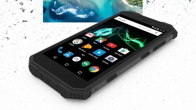 <b>Archos Saphir 50X este un nou telefon robust cu Android; Are și baterie de 4000 mAh</b>Pe piața franceză a debutat în aceste zile și smartphone-ul Archos Saphir 50x, un terminal rugged cu Android ce va fi comercializat pentru suma de 179.99 euro. Avem parte de dotări entry-level, dar la capitolul baterie suntem întâmpinați