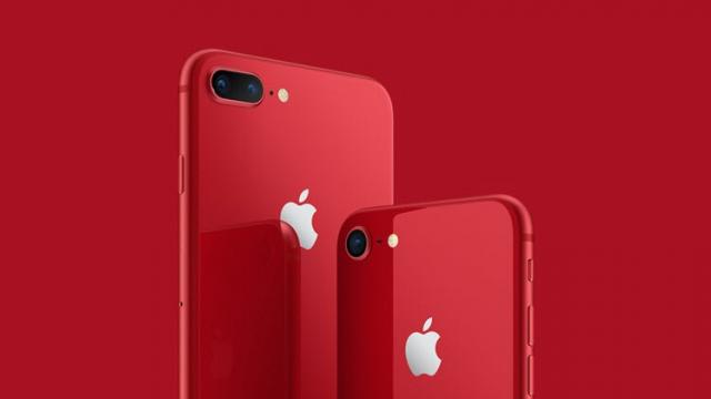 <b>iPhone 8 și iPhone 8 Plus disponibile de acum și în varianta pe roșu Product (RED)</b>Ce sosea inițial ca un zvon se adeverește astăzi și anume faptul că iPhone 8 și iPhone 8 Plus primesc noi variante de culoare, fiind vorba despre arătosul roșu Product (RED). Spre deosebire de modelele iPhone 7 de anul trecut ce adoptau această