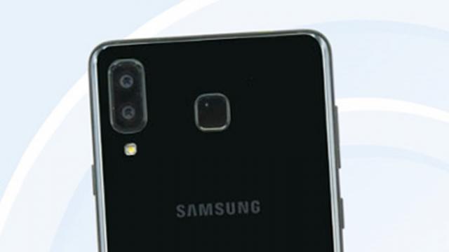 <b>Samsung Galaxy S9 Mini (SM-G8850) este certificat de TENAA; Iată dotări și fotografii ale produsului</b>De câteva săptămâni în mediul online tot circulă și vești referitoare la un potențial smartphone Samsung Galaxy S9, terminal care spre uimirea tuturor își face apariția astăzi pe TENAA, dar nu oricum, ci alături de lista completă de specificații