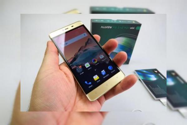 Allview P8 Energy Mini Unboxing + Concurs: primul model Allview cu ecran 2.5d și baterie generoasă la bord (Video)