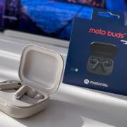 Motorola moto buds+ Review: Căștile wireless in-ear cu bas surprinzător și acustică tunată de Bose