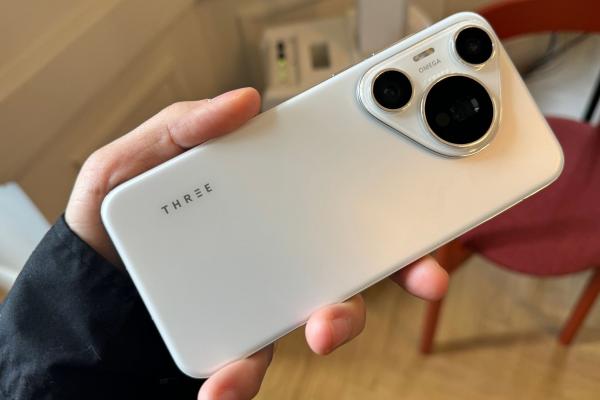 HUAWEI Pura 70 Pro: Un design cu personalitate, autentic și un modul foto care fură priviri