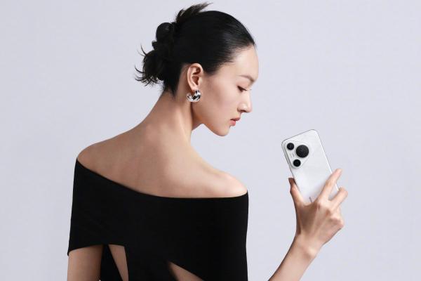 HUAWEI Pura 70 Pro: Acustică savuroasă, cu difuzoare în echilibru aproape perfect