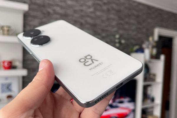 HUAWEI nova 12 SE: Design modern și arătos, telefon ideal pentru tineri