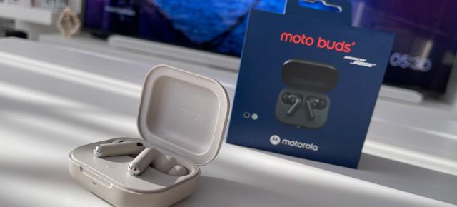 Motorola moto buds+ Review: Căștile wireless in-ear cu bas surprinzător și acustică tunată de Bose