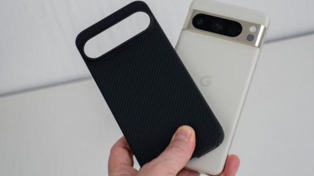 <b>Seria Pixel 9 va fi într-adevăr formată din 3 telefoane de top; Avem fotografii cu huse destinate modelelor Pixel 9, Pixel 9 Pro și 9 XL</b>Seria de telefoane Pixel 9 de la Google ar trebui să sosească undeva în luna octombrie a acestui an. Deși mai sunt multe luni până la debut, pe web au apărut tot felul de leak-uri cu privire la noile modele de top. Ei bine, azi vedem fotografii