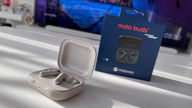 <b>Motorola moto buds+ Review: Căștile wireless in-ear cu bas surprinzător și acustică tunată de Bose</b>Alături de seria de telefoane Edge 50 cei de la Motorola au lansat la mijloc de primăvară și căștile wireless Motorola Buds+ tunate de Bose. Acestea fac parte din segmentul mid-range dacă ne uităm la zona de preț în care au fost incluse 