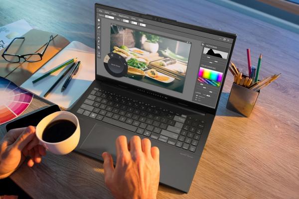 CES 2025: ASUS prezintă Vivobook Pro 15 - Laptop cu până la 24 GB de RAM, SSD generos, procesor Intel Core Ultra și grafică RTX