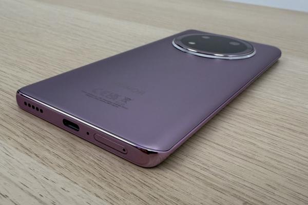 HONOR Magic7 Lite: Acustică stereo în sfârşit, după ce am cerut asta multor Magic Lite-uri