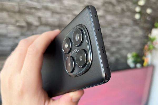 Redmi Note 14 Pro 5G Unboxing: AI-ul vine şi pe midrange, cu un procesor familiar, cameră principală FORTE