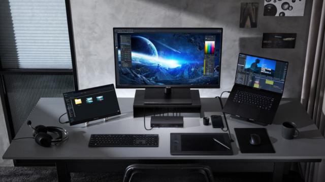 <b>CES 2025: Crezi că dock-ul tău are multe porturi? ASUS anunță Master Thunderbolt 5 Dock DC510 13-in-1, cu suport pentru creatorii 8K</b>Am auzit de dock-uri 3 în 1 sau 5 în 1, dar ASUS a adus la CES 2025 un dock cu nu mai puţin de 13-in-1, gândit pentru creatorii de conţinut la rezoluţie 8K. Suportă Thunderbolt 5, rate de transfer de 80 Gbps şi încărcare la 140 W
