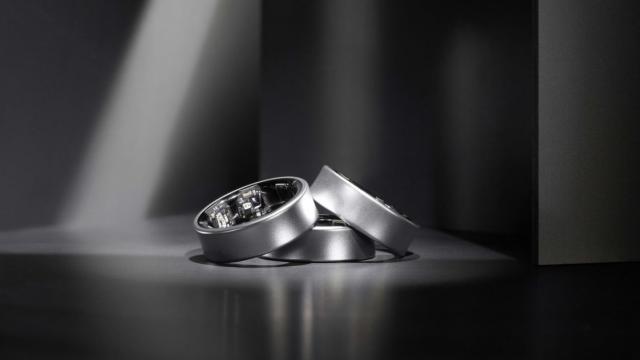<b>Samsung face actualizări pentru Samsung Health şi inel: funcţii noi de sănătate şi fitness şi mărimi noi de Galaxy Ring</b>Samsung a anunţat pe 13 ianuarie că va oferi două noi variante de mărimi pentru Galaxy Ring, de 14 şi 15, pe lângă cele 9 existente deja. În plus, va extinde disponibilitatea produsului pe noi pieţe şi a adus şi funcţii noi în Samsung Health