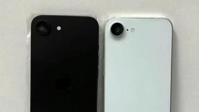 <b>iPhone 16E / SE 4 apare în fotografii sub formă de machetă dummy; Iată cum va arăta!</b>Curând Apple urmează să lanseze un nou iPhone SE, deși sunt zvonuri ce ne spun că acesta va fi rebranduit drept iPhone 16E. Am mai văzut randări cu acest terminal misterios, au apărut pe web informații cu privire la specificațiile sale