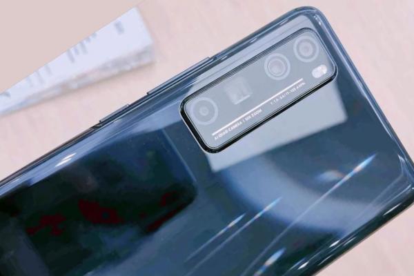 Telefoanele Huawei Nova 7 scapă în fotografii hands on şi specificaţii: Nova 7, Nova 7 Pro, Nova 7 SE