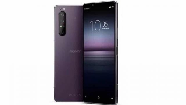 <b>Sony Xperia 1 III se pregăteşte de lansare, cu procesor Snapdragon 875 Şi ecran 4K la bord</b>Pe 2020 s-a cam terminat cu lansările de flagshipuri, aşa că ne pregătim de primele lansări din 2021. Samsung ar deschide teoretic balul cu Galaxy S21 în ianuarie, sau februarie mai nou. Apoi am auzit că OnePlus 9 Pro vine în martie. Au început să apară