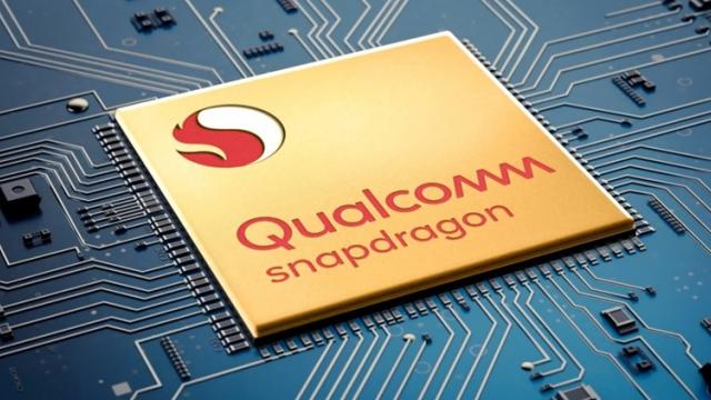 <b>Snapdragon 875 şi Snapdragon 775G îşi dezvăluie scorurile în AnTuTu: salturi de 25% și 65% față de predecesori</b>Suntem la doar 3 zile distanţă de la evenimentul Qualcomm de pe 1 decembrie , cel care va marca debutul procesorului Snapdragon 875, care se va regăsi pe telefoanele flagship din 2021. Se zvoneşte că ar mai debuta un CPU la acea dată, urmaşul lui Snapdrag