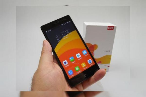Elephone Trunk unboxing: un prim contact cu Elephone, sub forma unui terminal accesibil de 5 inch, cu carcasa soft touch
