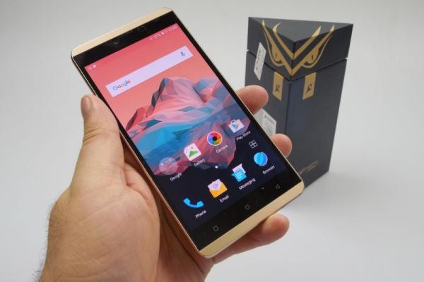 Allview V2 Viper X Unboxing + Concurs de Crăciun: primul telefon Allview cu port USB Type-C vine într-o nuanţă festivă (Video)