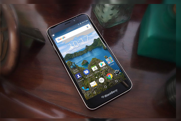 BlackBerry Aurora este anunțat oficial; smartphone mid-range ce pune design-ul pe plan secund