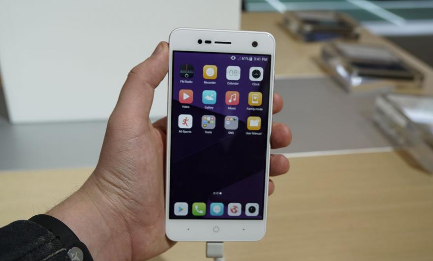 ZTE Blade V8 Mini - Fotografii Hands-On: ZTE-Blade-V8-Mini_003.jpg