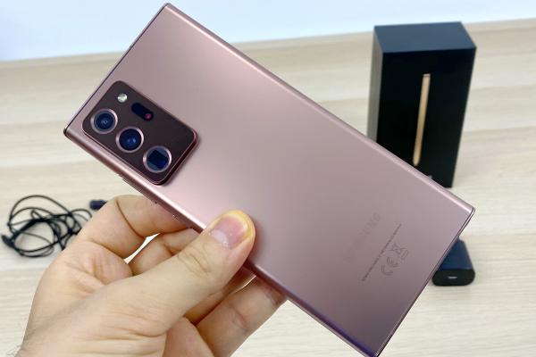 Samsung Galaxy Note 20 Ultra 5G Unboxing: îl avem pe Mystic Bronze şi descoperim ce se află în cutie? (Video)