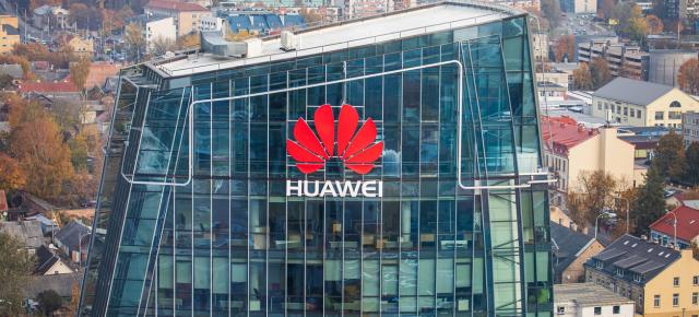 Statele Unite interzic 38 de firme afiliate Huawei, pe care compania le putea folosi pentru achiziţii "prin proxy"