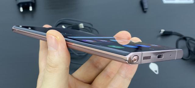 Samsung Galaxy Note 20 Ultra 5G: Acustică stereo, destul de potentă