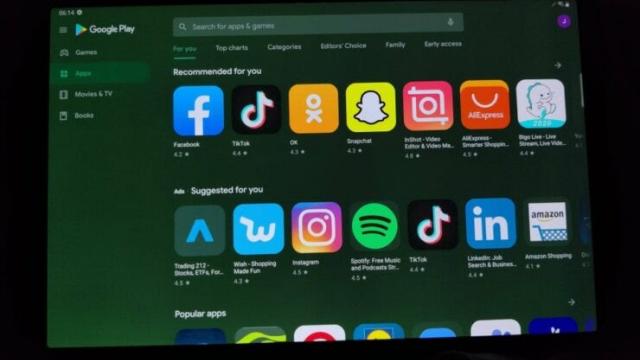 <b>Probleme cu nuanţa verde a ecranului semnalate pe Galaxy Note 20 Ultra, Galaxy Tab S7</b>După ce am aflat săptămâna trecută că sunt peste 100 de cazuri de utilizatori Note 20 Ultra în Coreea de Sud care se plâng   de pete de condens în zona camerei şi un defect al sticlei care protejează cameră