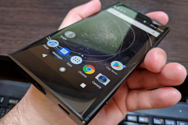 Sony Xperia XA2: Difuzor singular, satisfăcător la înalte şi bas