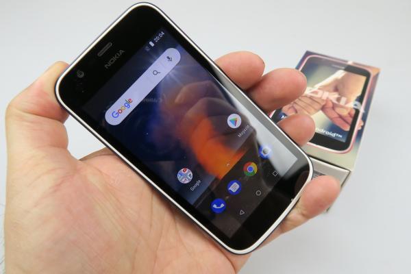 Nokia 1 Unboxing: cel mai ieftin telefon cu Android Oreo e aici, într-o cutie micuţă (Video)