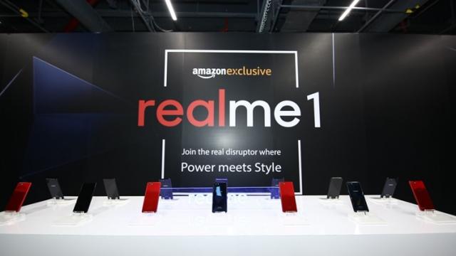 <b>Oppo Realme 1 debutează în India la un preț foarte bun; Vine cu procesor Helio P60 și 6 GB RAM</b>Pe piața din India tocmai ce a debutat în această dimineață și smartphone-ul Oppo Realme 1, un prim terminal dintr-o serie nouă pe care Oppo o aduce drept rival pentru Redmi. Acest prim dispozitiv se remarcă printr-un preț foarte accesibil 