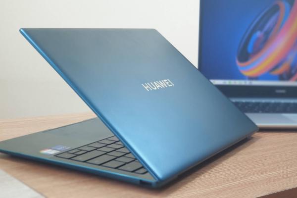 Laptop-uri Huawei MateBook - Fotografii review