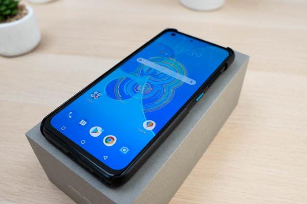 ASUS ZenFone 8: OS, UI, aplicaţii cu un Zen UI 8.0 care e cât mai neintruziv, dar personalizabil