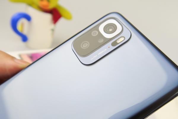 Redmi Note 10S unboxing: primul contact cu MIUI 12.5 pe un telefon cu veleităţi multimedia