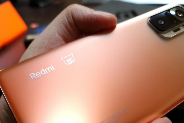 Redmi Note 10 Pro: Design-ul pe care fanii îl doresc şi merită, fără mari obiecţii