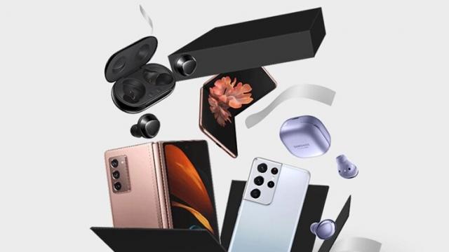 <b>Cele mai bune bundle-uri ale momentului: Galaxy S21/S21+ cu Galaxy Buds+, flagshipuri şi pliabile cu Buds Pro</b>Aţi remarcat cu siguranţă de câteva zile faptul că au apărut la marii retaileri de la noi câteva oferte atractive, care combină cele mai puternice telefoane Samsung cu cele mai apreciate căşti ale companiei